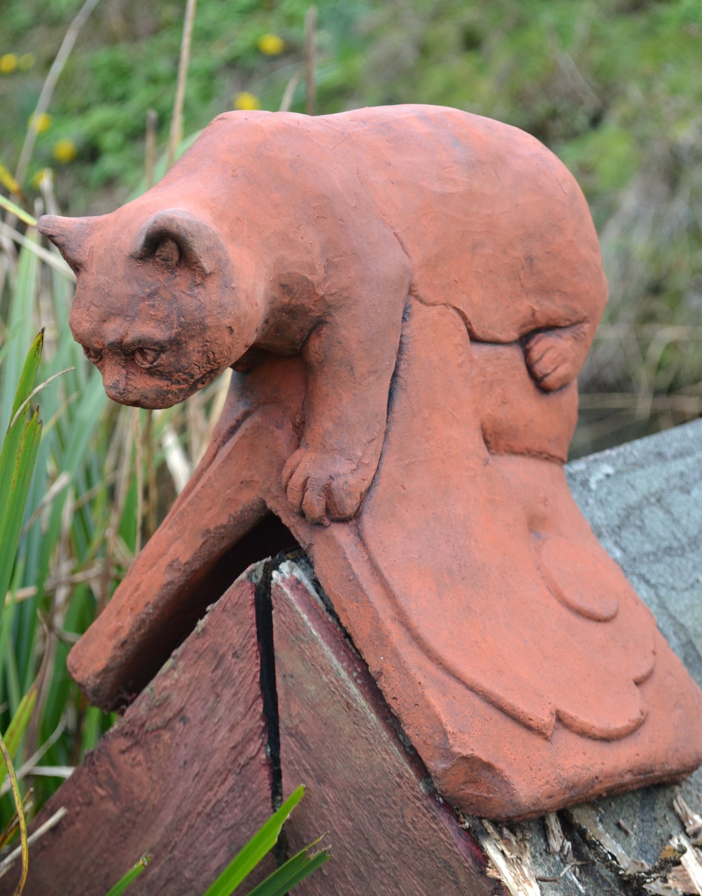 Cat Angled Roof Finial