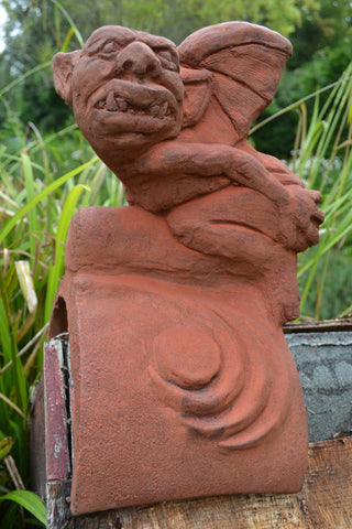 Mooning Gargoyle Half Round Roof Finial