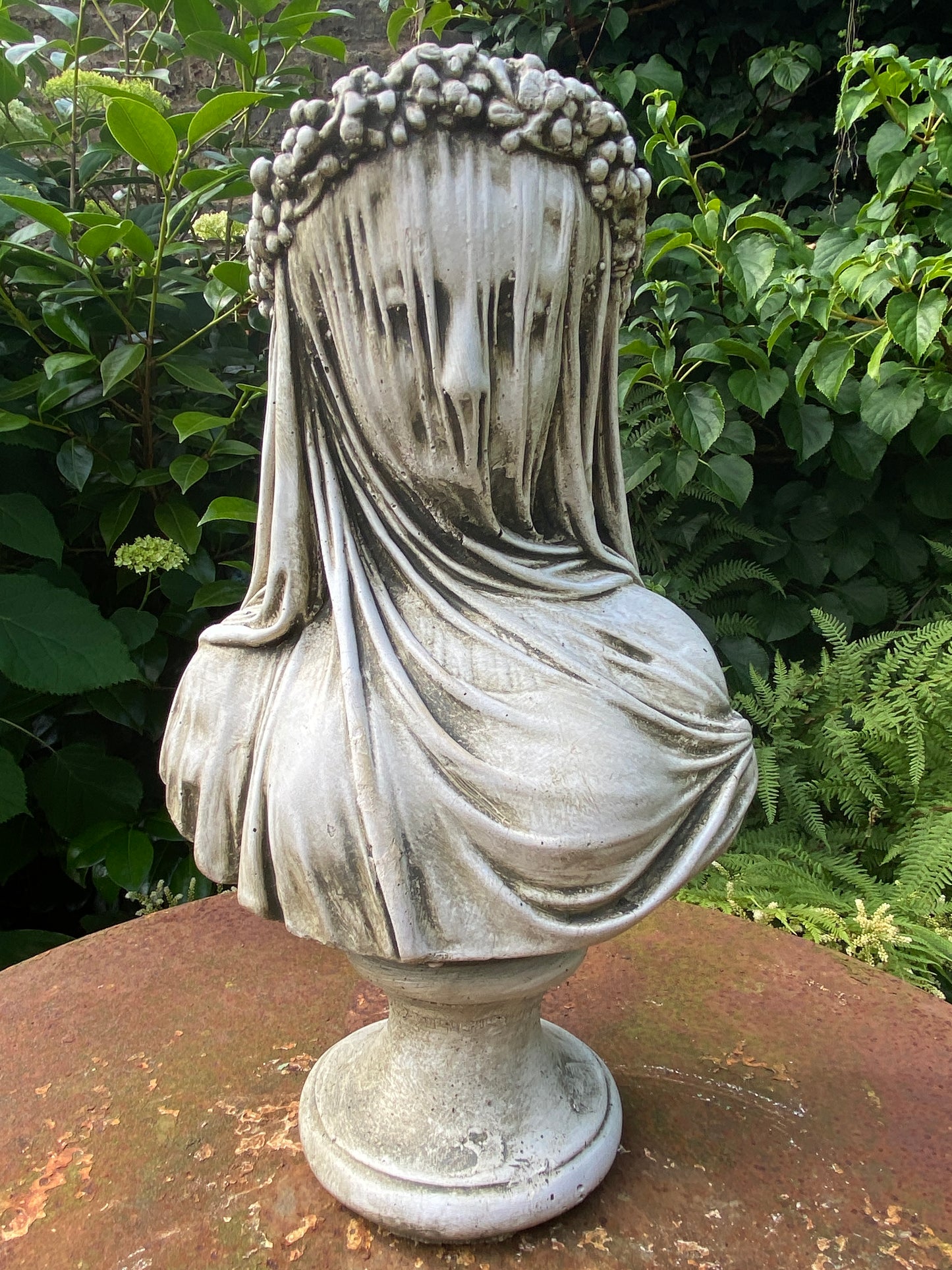 Veiled Lady