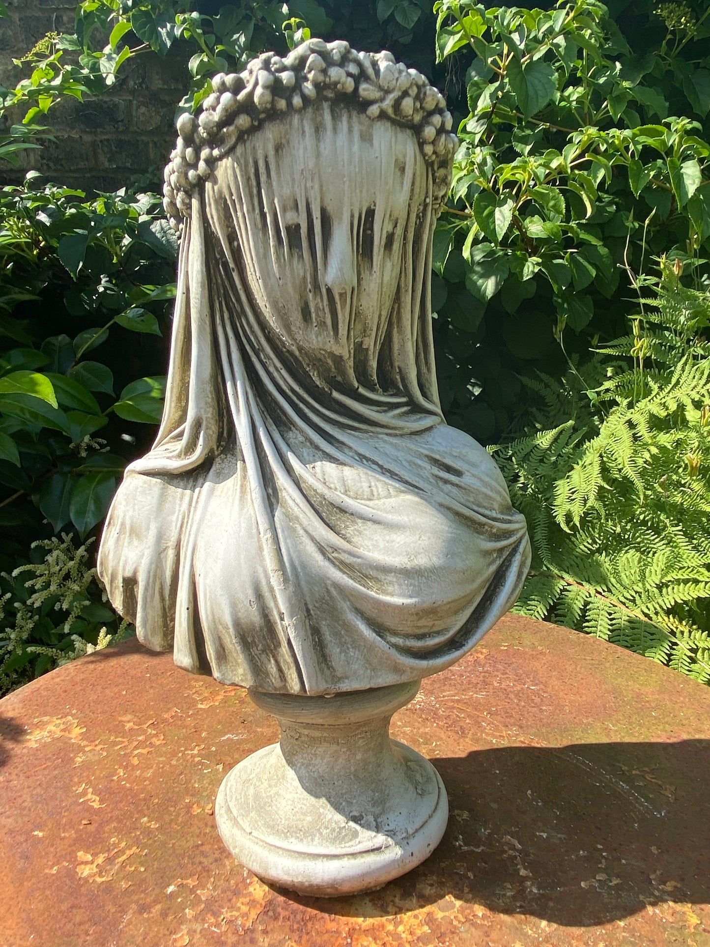 Veiled Lady