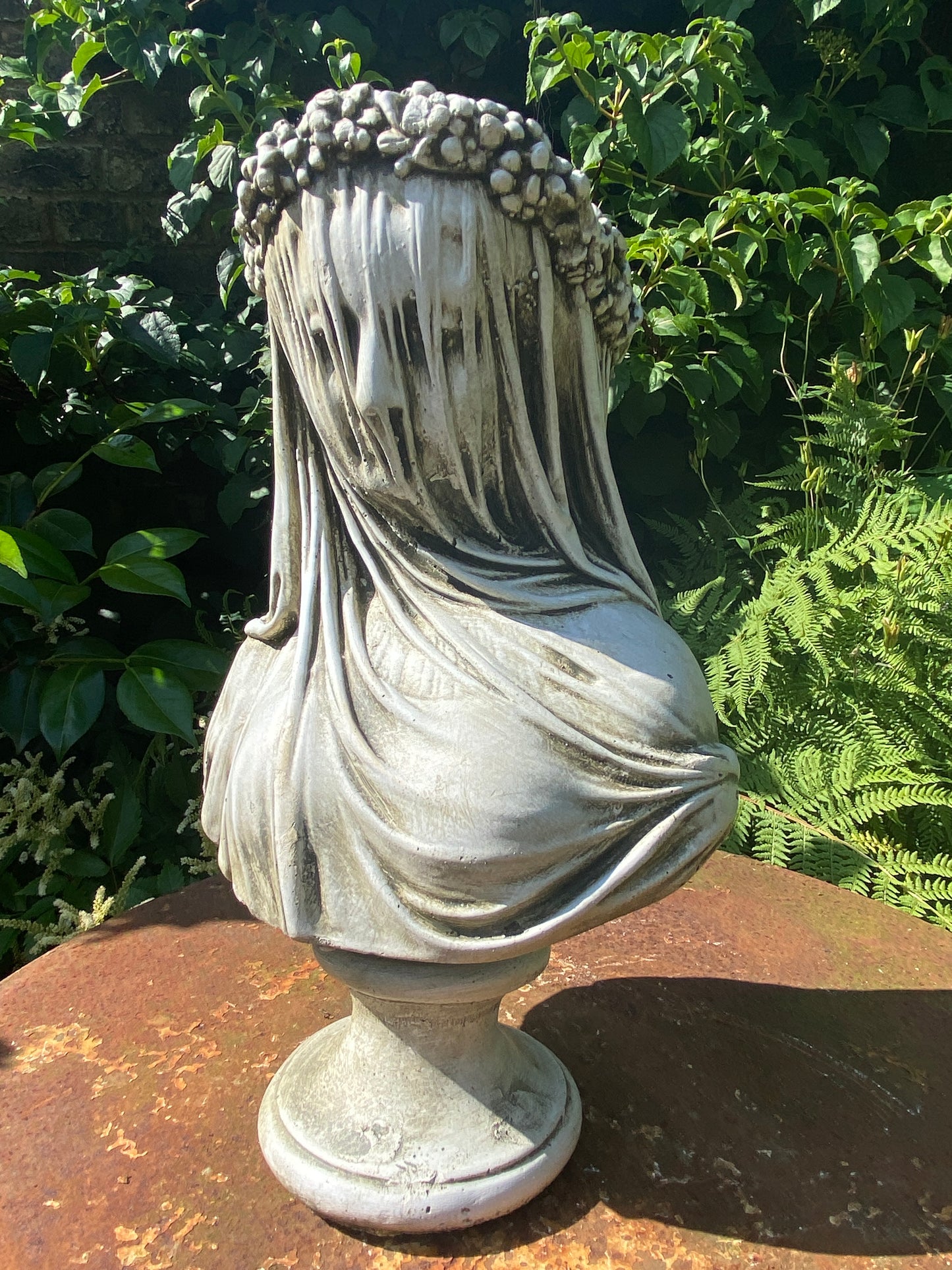 Veiled Lady