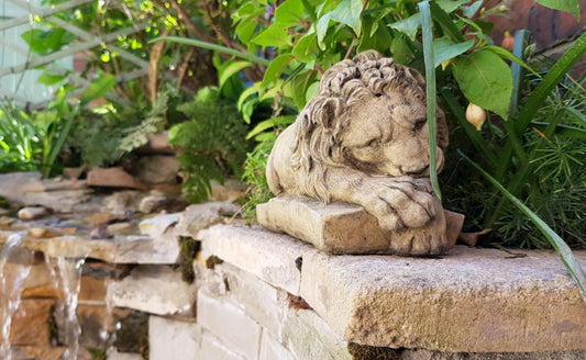 Canova Pair of Lion ornaments