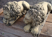 Canova Pair of Lion ornaments