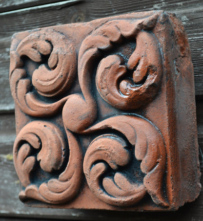 Curled Leaves Decorative Brick