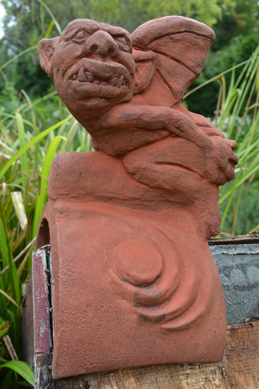 Mooning Gargoyle Half Round Roof Finial