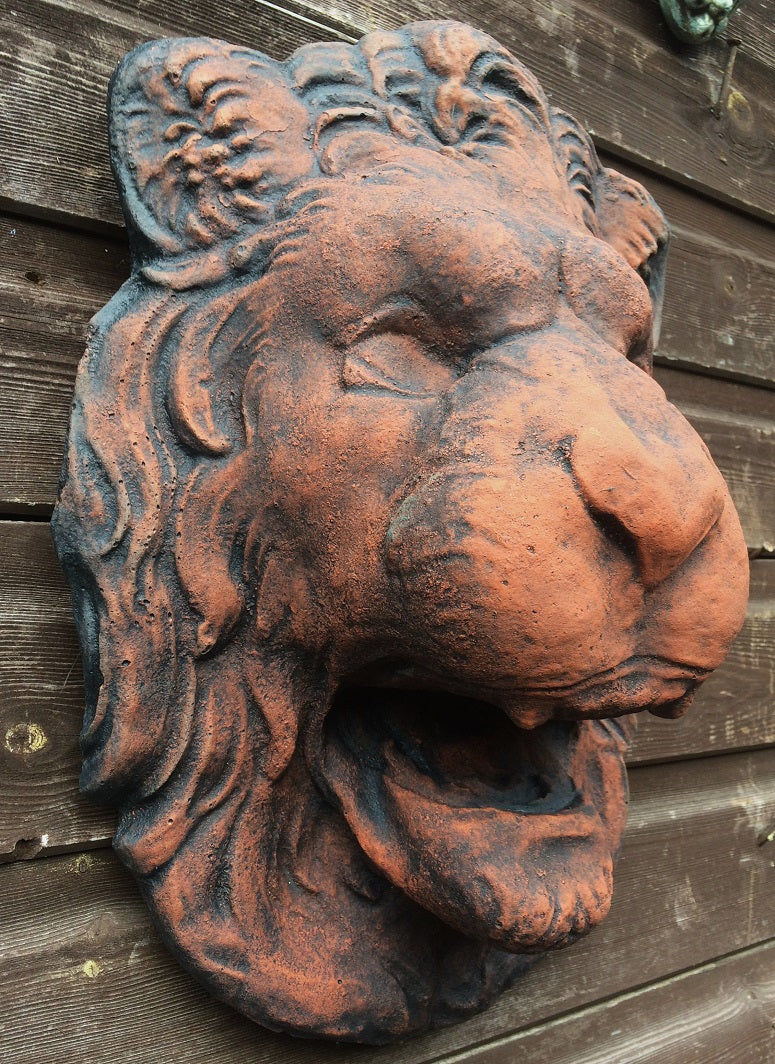 Lion Head Fountain Mask