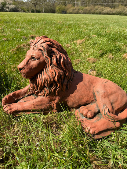 Majestic Lions Pair
