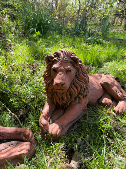Majestic Lions Pair