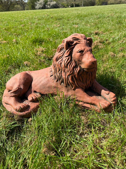 Majestic Lions Pair
