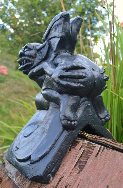 Mooning Gargoyle Angled Roof Finial