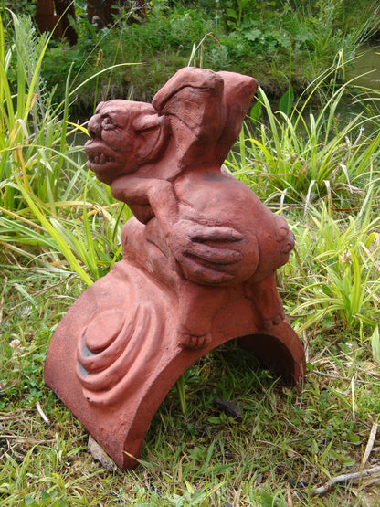 Mooning Gargoyle Half Round Roof Finial