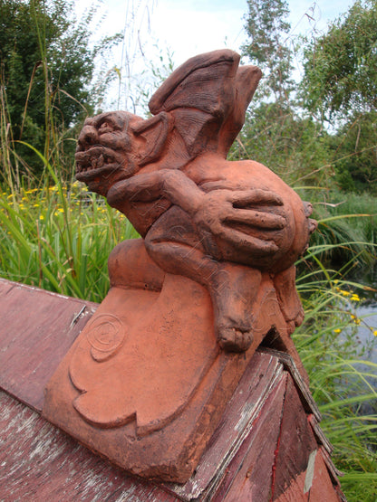 Mooning Gargoyle Angled Roof Finial