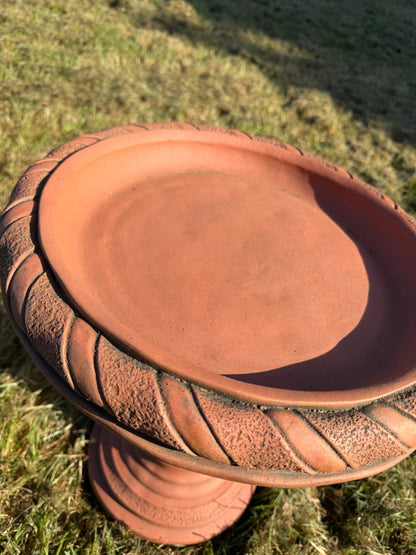 Rope Twist Bird Bath