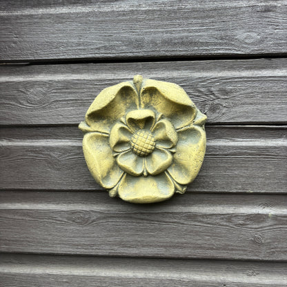 Tudor Rose Round Decorative Brick
