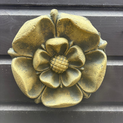 Tudor Rose Round Decorative Brick